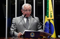 Izalci critica postura do governo brasileiro sobre ataques do Irã a Israel