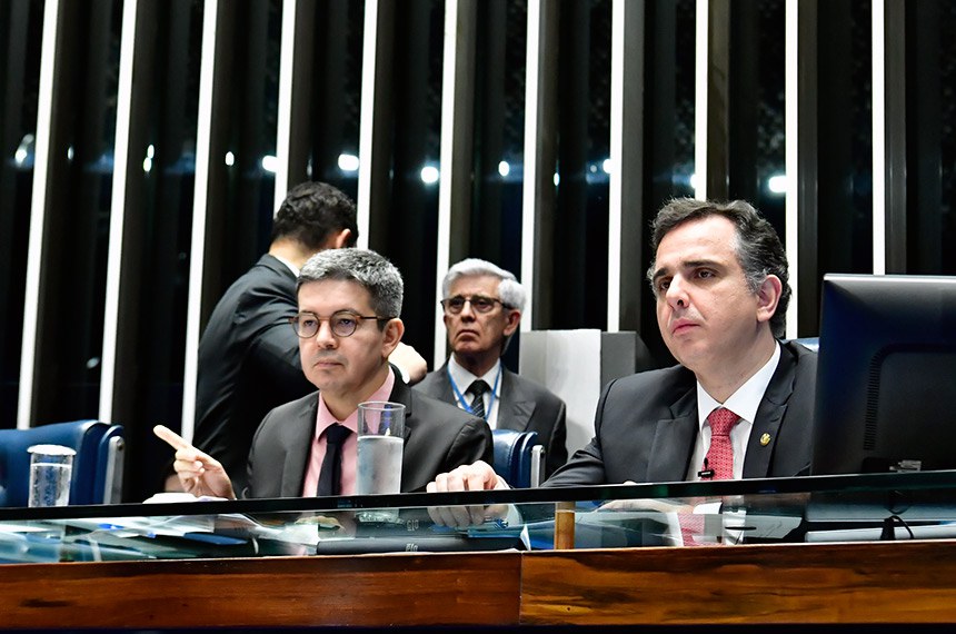 Mesa: 
líder do governo no Senado Federal, senador Randolfe Rodrigues (sem partido-AP); 
presidente do Senado Federal, senador Rodrigo Pacheco (PSD-MG).