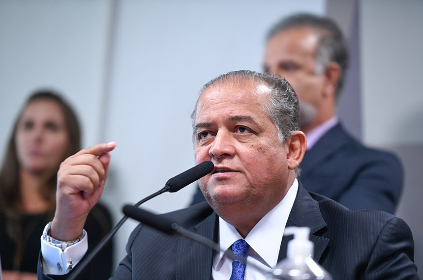 À mesa, em pronunciamento, relator da PEC 10/2023, senador Eduardo Gomes (PL-TO).