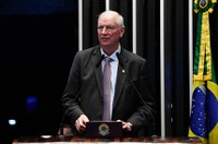 Ireneu Orth registra reunião com ministro da Agricultura e apoio a produtores gaúchos