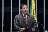 Mourão homenageia Exército Brasileiro pelos 376 anos de história