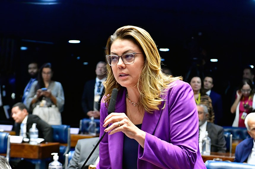 Bancada:
senadora Leila Barros (PDT-DF), em pronunciamento.