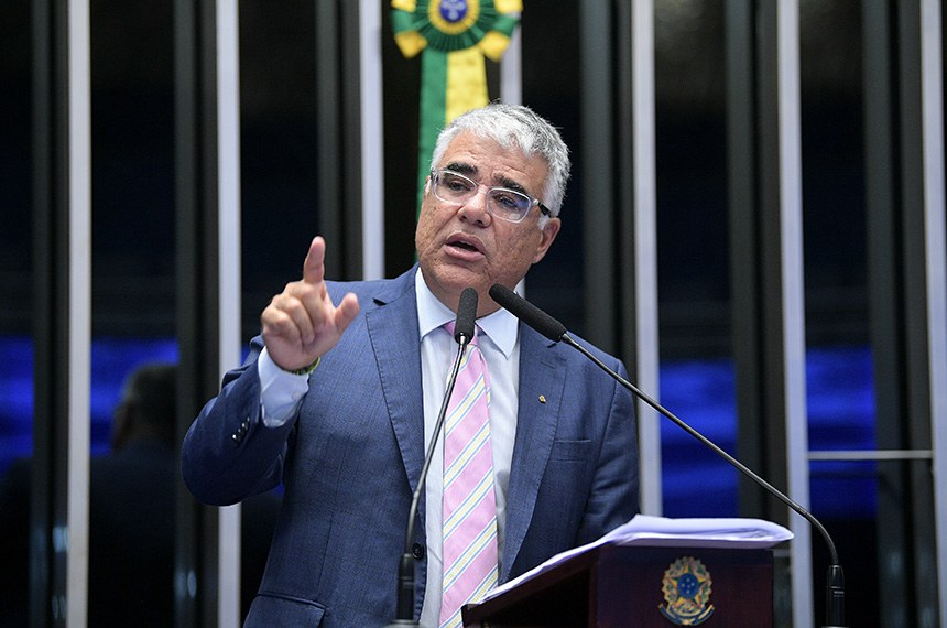 Em discurso, à tribuna, senador Eduardo Girão (Novo-CE).