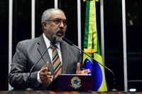 Paim lamenta negligência e violência contra idosos