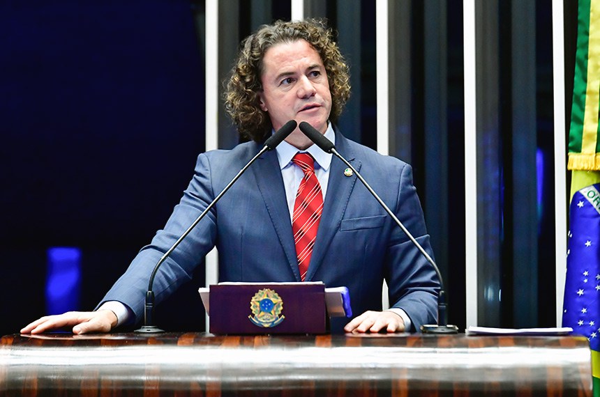 Em discurso, à tribuna, senador Veneziano Vital do Rêgo (MDB-PB).