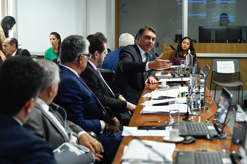 Bancada:
senador Flávio Bolsonaro (PL-RJ) - em pronunciamento; 
senador Plínio Valério (PSDB-AM); 
senador Eduardo Girão (Novo-CE); 
senador Izalci Lucas (PL-DF).