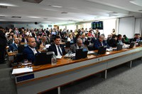 Comissão aprova padrões mínimos de qualidade para escolas públicas