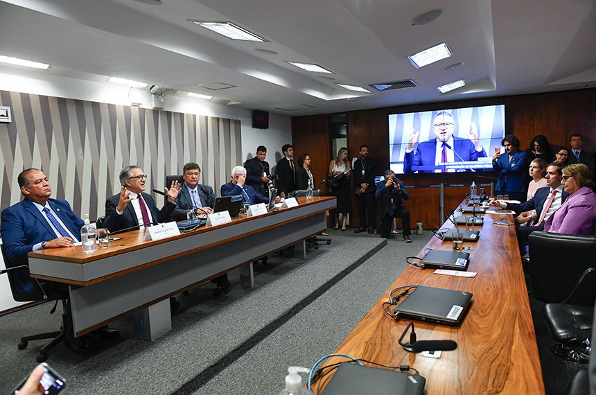 Ministro Padilha (segundo à esq.) participou da CTIA, ao lado dos senadores Eduardo, Viana e Pontes, respectivamente - Foto: Roque de Sá/Agência Senado