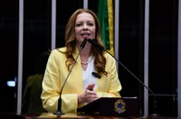 Janaína Farias celebra inclusão de mais 1,2 milhão de alunos no programa Pé-de-Meia