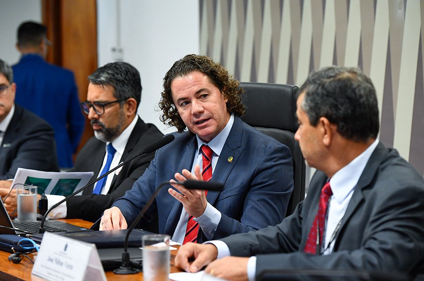 Mesa: 
superintendente de Meio Ambiente e Sustentabilidade da Confederação Nacional da Indústria (CNI), Davi Bomtempo;
presidente eventual da CI, senador Veneziano Vital do Rêgo (MDB-PB);
diretor substituto do Departamento de Biocombustíveis do Ministério de Minas e Energia, José Nilton Vieira.