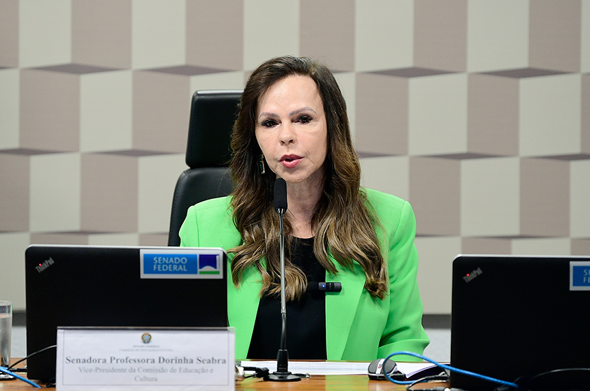 Comissão debaterá cancelamento de convênios de obras do FNDE