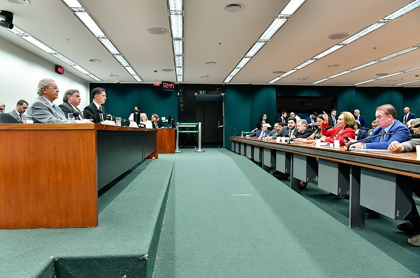 Participam:
deputado Da Vitoria (PP-ES);
deputado Jonas Donizette  (PSB-SP);
senadora Zenaide Maia (PSD-RN) - em pronunciamento;
deputado Merlong Solano (PT-PI);
deputada Laura Carneiro (PSD-RJ).