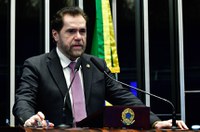 Plínio critica burocracia na liberação de recursos de ajuda para o RS