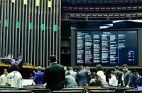 Senadores e deputados rejeitam vetos à lei que mudou regras de licitações