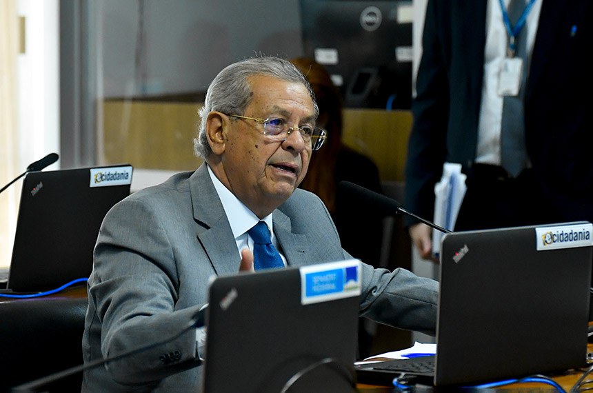 Em pronunciamento, à bancada, senador Jayme Campos (União-MT).