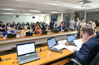 CAE aprova criação de programa de inclusão digital na educação básica