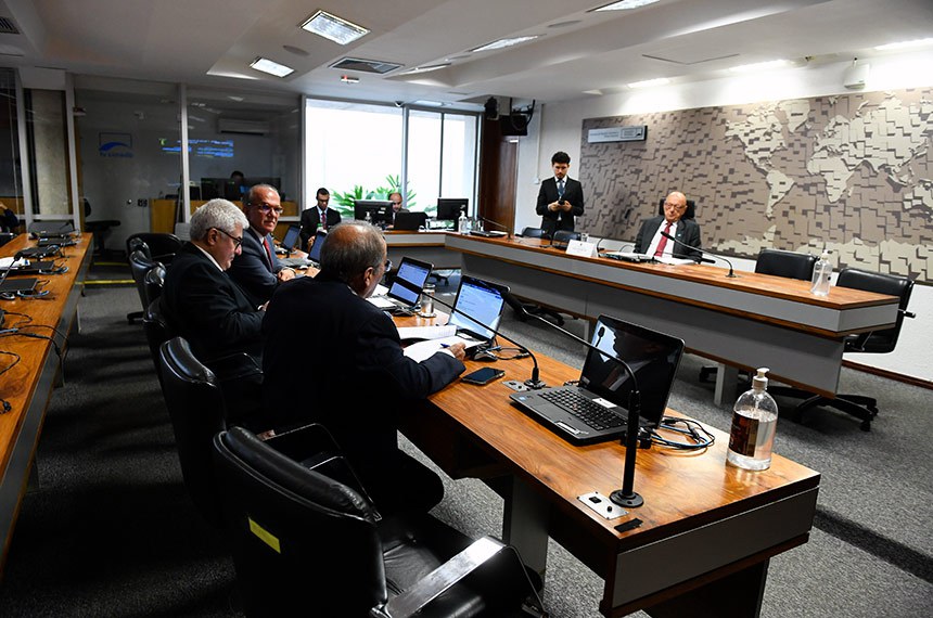 Bancada:
senador Chico Rodrigues (PSB-RR), em pronunciamento; 
senador Astronauta Marcos Pontes (PL-SP); senador Fernando Dueire (MDB-PE).