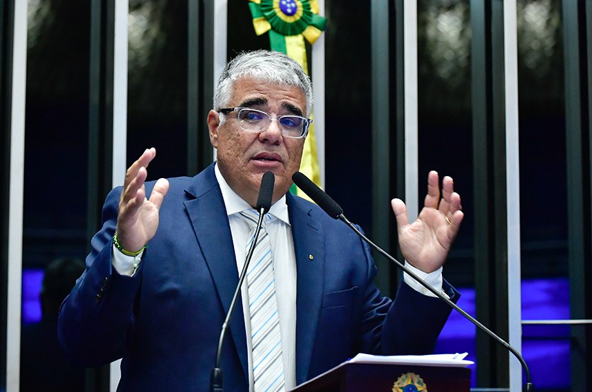 Em discurso, à tribuna, senador Eduardo Girão (Novo-CE).