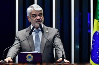 Humberto diz que milícias digitais estão se aproveitando de tragédia no RS