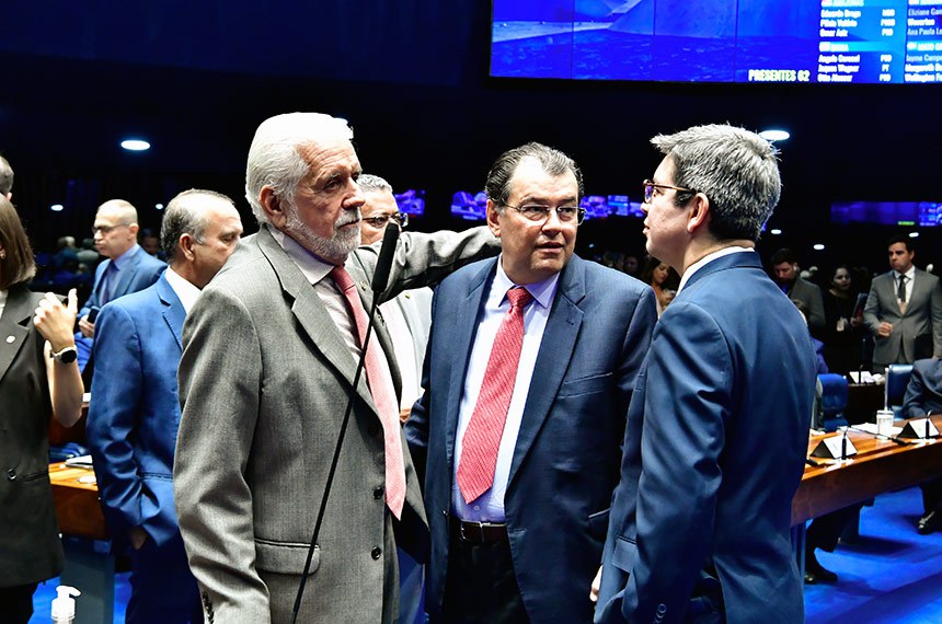 Baancada:
líder do governo no Congresso Nacional, senador Randolfe Rodrigues (sem partido-AP);
líder do governo no Senado Federal, senador Jaques Wagner (PT-BA);
senador Eduardo Braga (MDB-AM).