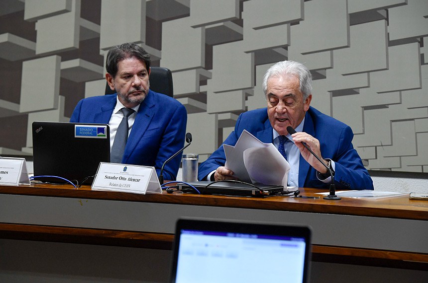Mesa: 
presidente da CEHV, senador Cid Gomes (PSB-CE); 
relator da CEHV, senador Otto Alencar (PSD-BA) - em pronunciamento.
