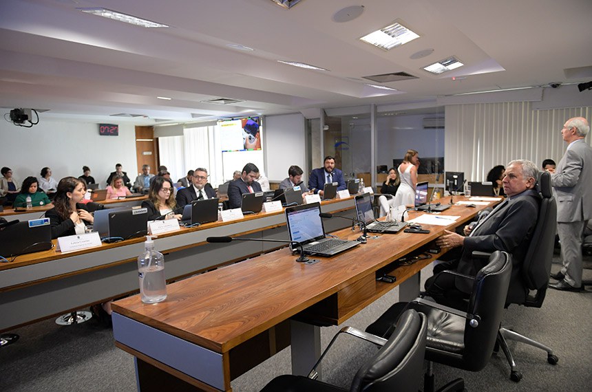 Bancada:
gerente de Relações Governamentais do Google Brasil, Flávia Annenberg;
coordenadora do Grupo de Trabalho de Privacidade e Proteção de Dados da Câmara Brasileira da Economia Digital (camara-e.net), Ana Bialer;
presidente do Conselho da Associação Brasileira de Licenciamento de Marcas e Personagens (ABRAL), Rodrigo Paiva;
assessor da Agência Nacional de Telecomunicações (ANATEL), Daniel de Andrade Araújo;
diretor Executivo do InternetLab, Francisco Brito Cruz;
diretor de Direitos na Rede e Educação Midiática da Secretaria de Políticas Digitais da Secretaria de Comunicação Social da Presidência da República (SECOM/PR), Fábio Meirelles.