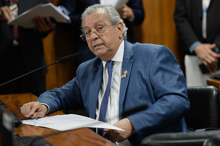 Em pronunciamento, à bancada, senador Jayme Campos (União-MT).