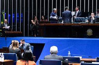 Senado aprova programa de vacinação nas escolas públicas