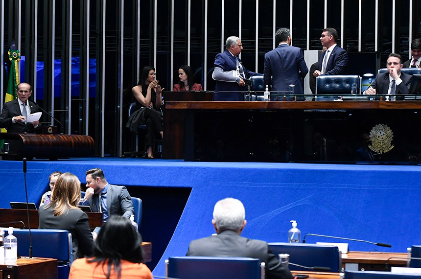 Mesa: 
senador Izalci Lucas (PL-DF); 
senador Marcos do Val (Podemos-ES); 
senador Flávio Bolsonaro (PL-RJ);
presidente do Senado Federal, senador Rodrigo Pacheco (PSD-MG); 
secretário-geral da Mesa do Senado Federal, Gustavo A. Sabóia Vieira.