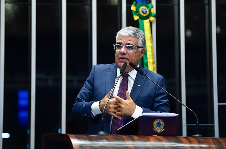 Em discurso, à tribuna, senador Eduardo Girão (Novo-CE).