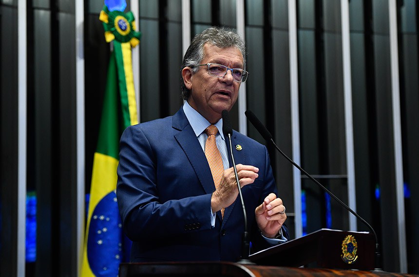 Em discurso, à tribuna, senador Laércio Oliveira (PP-SE).