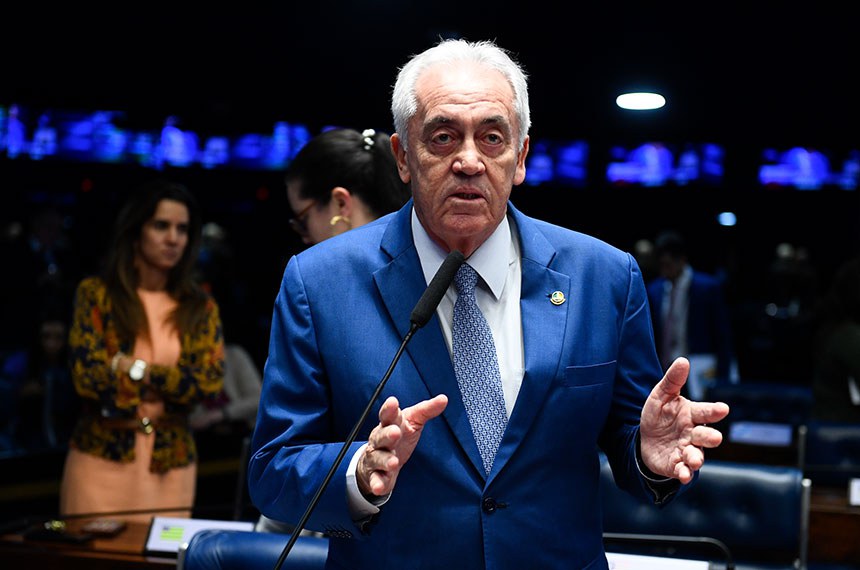 Em pronunciamento, à bancada, senador Otto Alencar (PSD-BA).