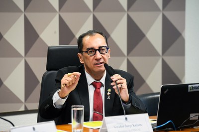 À mesa, presidente da CPIMJAE, senador Jorge Kajuru (PSB-GO).