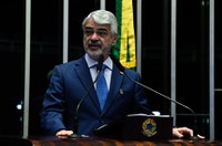 Humberto Costa critica PEC da privatização das praias