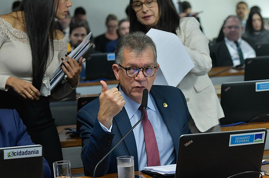 Em pronunciamento, à bancada, senador Laércio Oliveira (PP-SE).