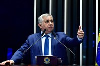 Izalci critica falta de tributação para compras em sites estrangeiros