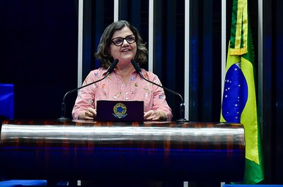 À tribuna, em discurso, senadora Teresa Leitão (PT-PE).