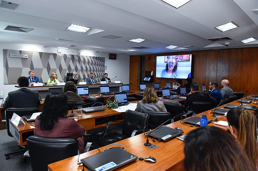 Mesa: 
presidente da União Nacional das Instituições de Autogestão em Saúde no Distrito Federal (Unidas DF), Anderson Antônio Monteiro Mendes;
defensora Pública Federal (DPU/BH), Carolina Godoy Leite;
presidente da CAS, senador Humberto Costa (PT-PE);
superintendente de Regulação da Federação Nacional de Saúde Suplementar (Fenasaúde), Cesar Sergio Cardim Junior;
diretor-executivo da Associação Brasileira de Planos de Saúde (Abramage), Marcos Novais.