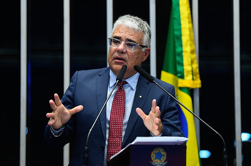 Em discurso, à tribuna, senador Eduardo Girão (Novo-CE).