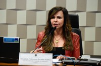 Mesa: 
vice-presidente da CE, senadora Professora Dorinha Seabra (União-TO).