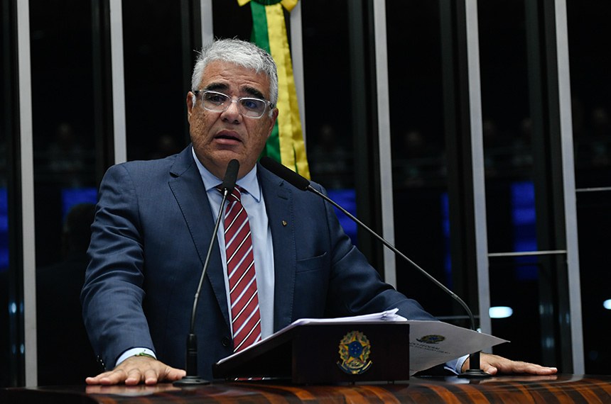 Em discurso, à tribuna, senador Eduardo Girão (Novo-CE).