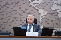 Proteção de dados farmacêuticos é tema de audiência na CCT