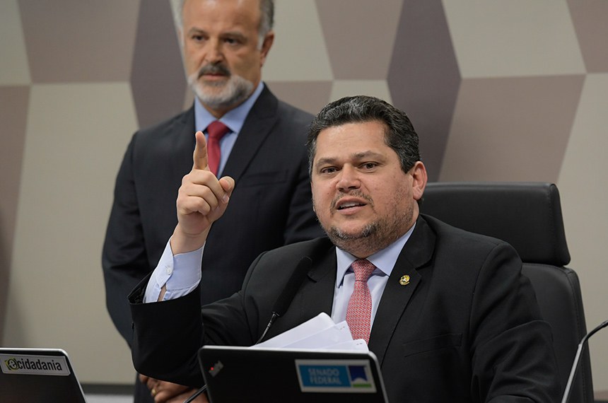 Presidente da CCJ, Davi Alcolumbre marcou a votação do PL 2.234/2022 para o dia 19 - Foto: Saulo Cruz/Agência Senado