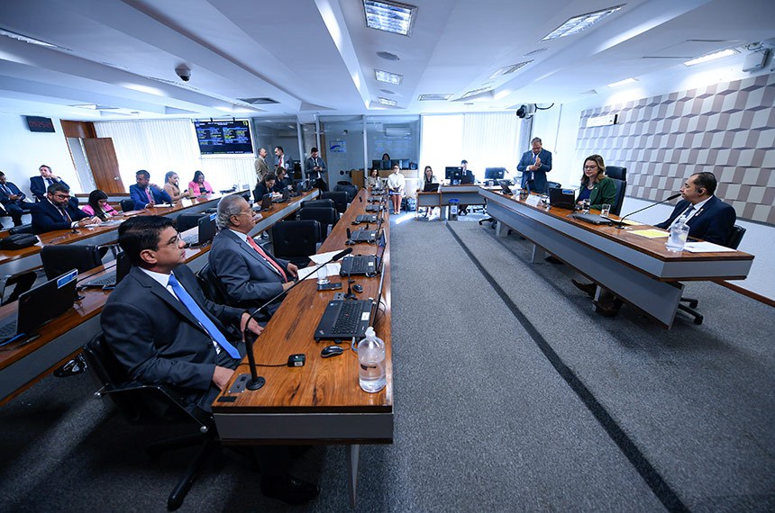 Mesa: 
presidente da CMA, senadora Leila Barros (PDT-DF); 
senador Jorge Kajuru (PSB-GO).