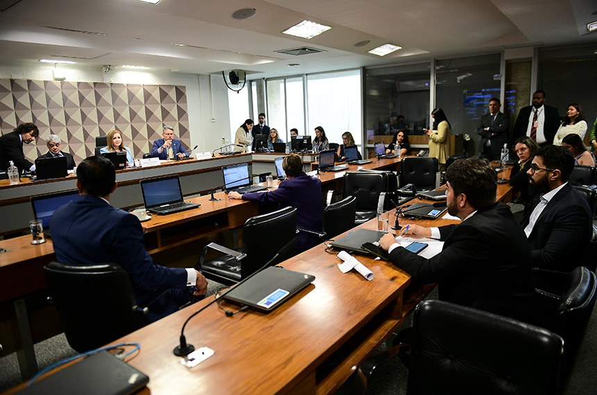 Mesa:
vice-presidente da CMMC, senador Humberto Costa (PT-PE);
presidente da CMMC, deputada Socorro Neri (PP-AC);
relator da CMMC, senador Alessandro Vieira (MDB-SE).