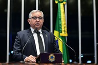 Izalci critica ação do CNJ contra desembargador aposentado