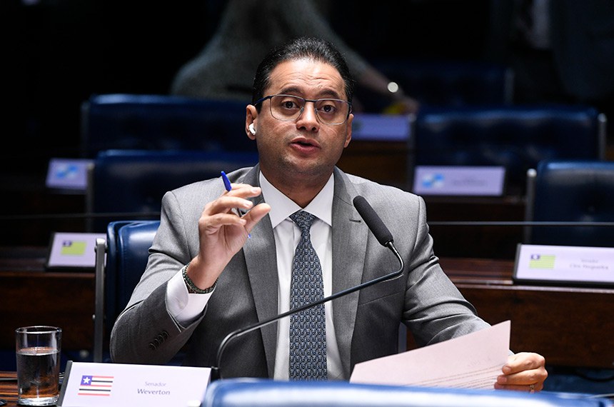Em pronunciamento, à bancada, senador Weverton (PDT-MA).