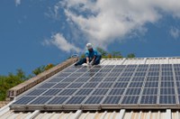 CAS e CI debatem substituição da tarifa social de energia por usinas solares