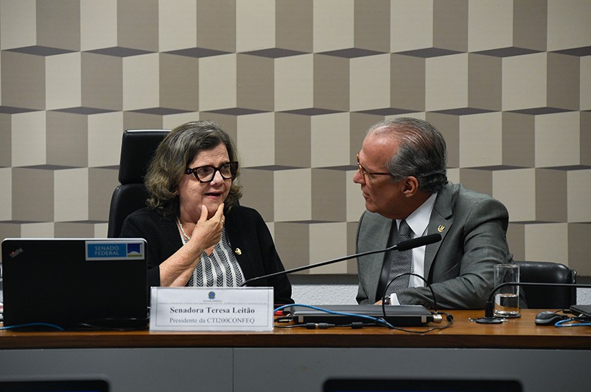 Mesa: 
presidente da CTI200CONFEQ, senadora Teresa Leitão (PT-PE); 
senador Fernando Dueire (MDB-PE).
