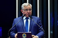 Izalci diz que há 'malabarismo contábil' no cálculo das despesas previdenciárias